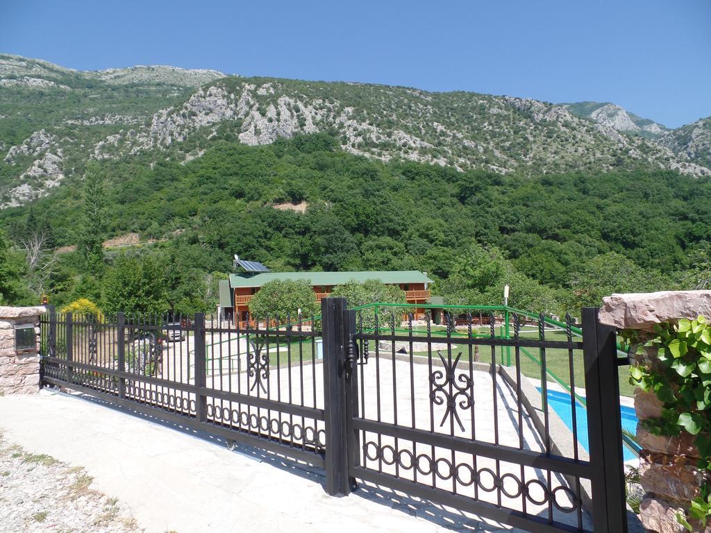 Guest House Jadran Pol Petrovac Exterior photo