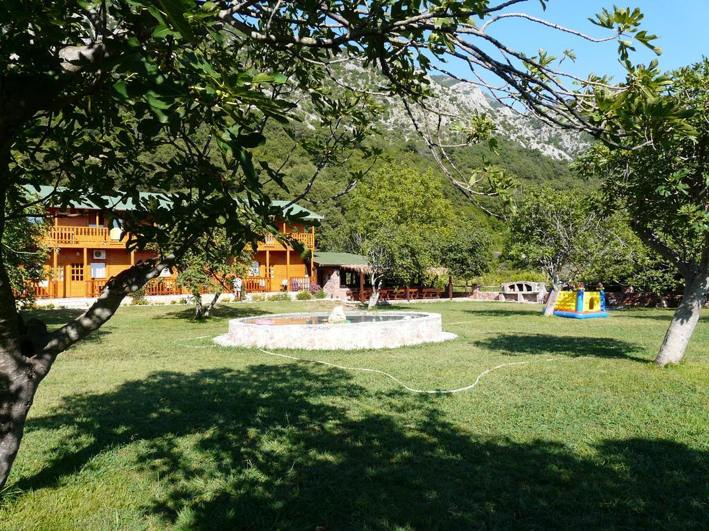 Guest House Jadran Pol Petrovac Exterior photo